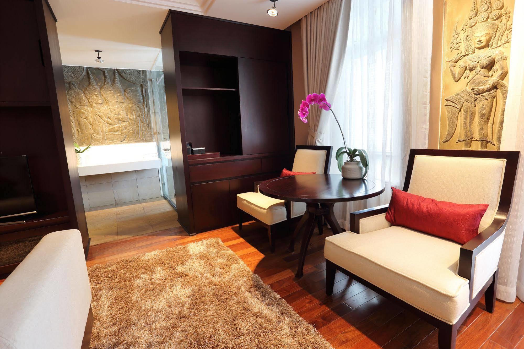 Arunreas Hotel Phnom Penh Exterior photo